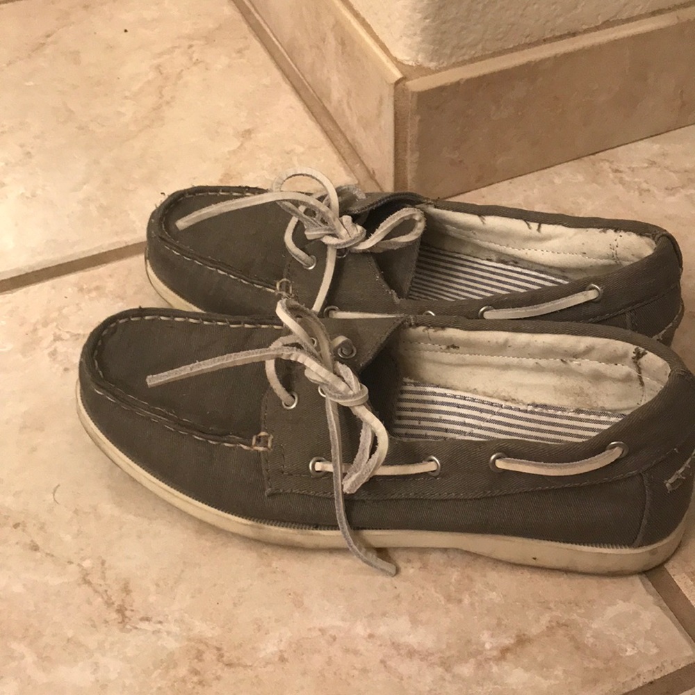 Size 8 men’s shoes